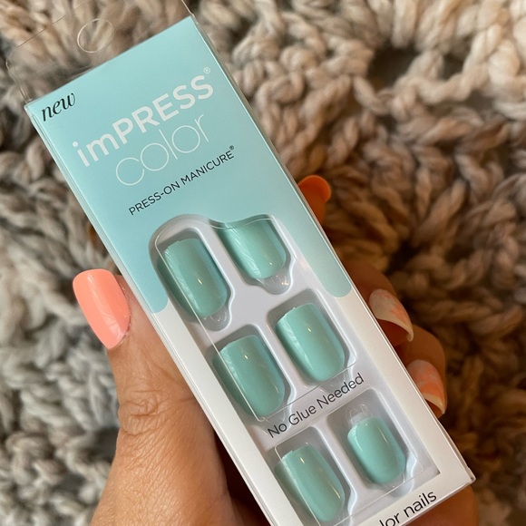 Impress Press On Dashing Diva Nail Lot: Cream Aqua Purple Short Med Nails - Picture 3 of 6